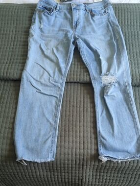 Old Navy Light Blue Distressed Straight-Leg Jeans